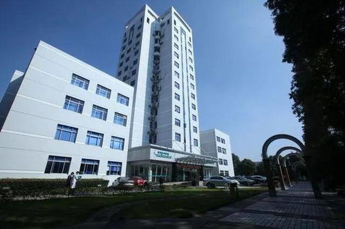 医者仁心，做健康中国的守护者——记温州医科大学校长李校堃与阳光医院的使命担当